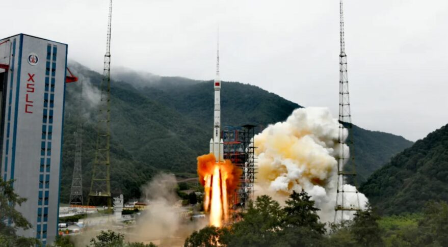 An object is now orbiting alongside China’s Shijian-21 debris mitigation satellite – SpaceNews
