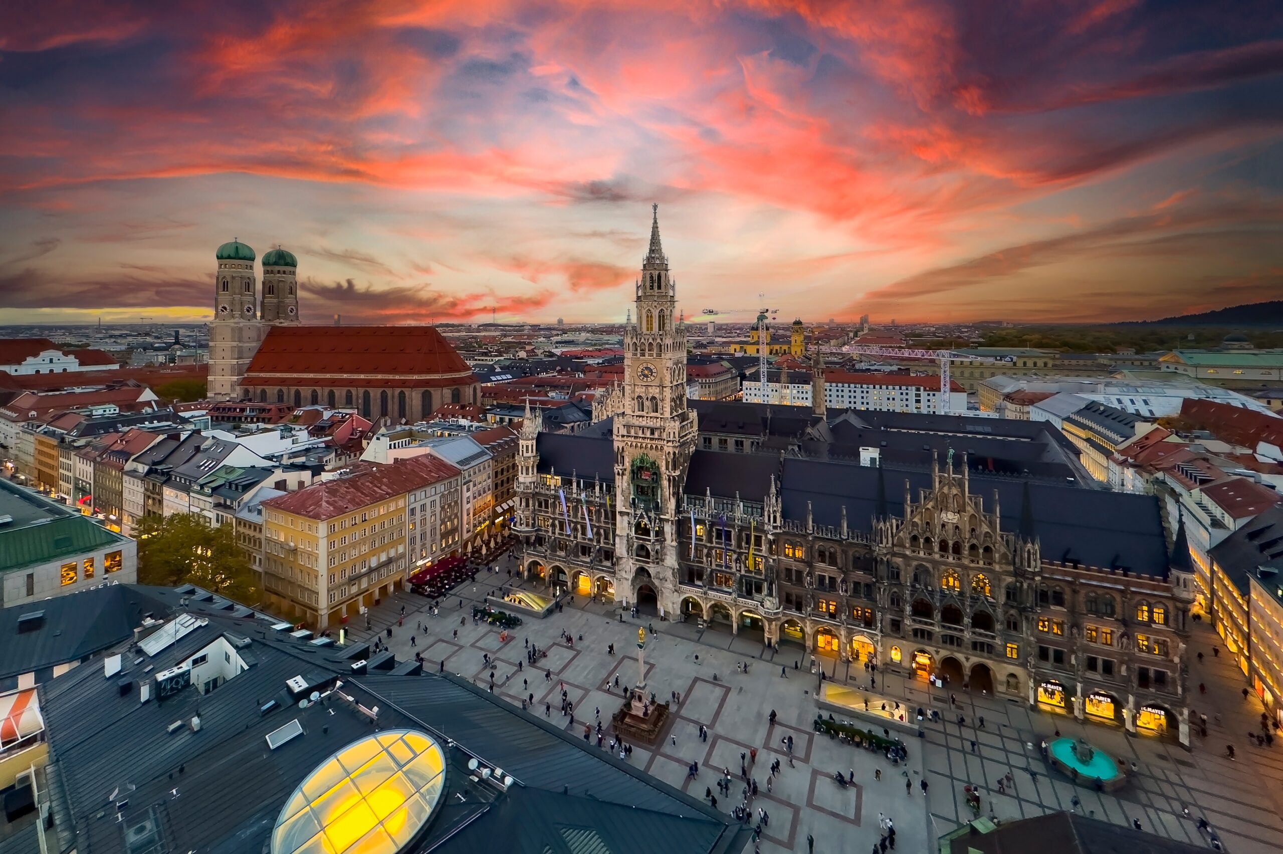 The,View,Of,Landmark,In,Munich,With,The,New,Town